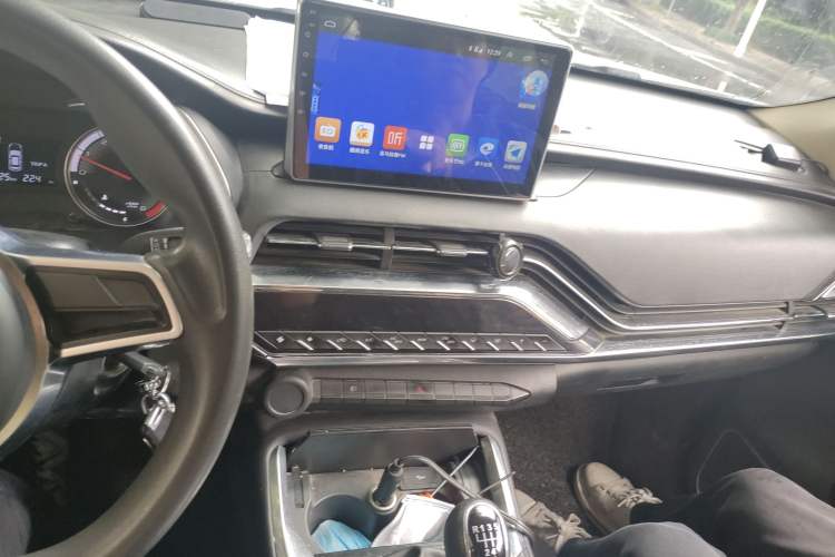 Used Zotye T500 2018 1.5T Manual Luxury Model Audio And AC Panel