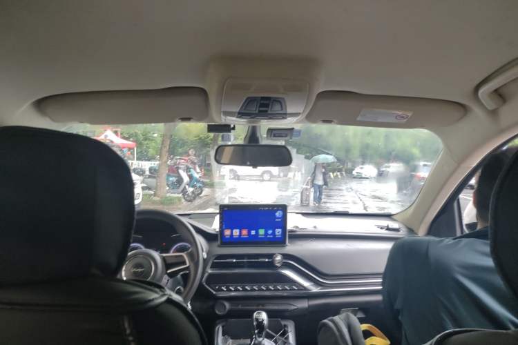 Used Zotye T500 2018 1.5T Manual Luxury Model Headliner