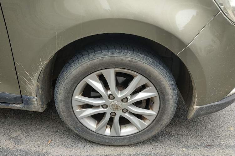 Used Baojun 730 2015 1.8L Manual Luxury Navigation ESP Version 7-seater
