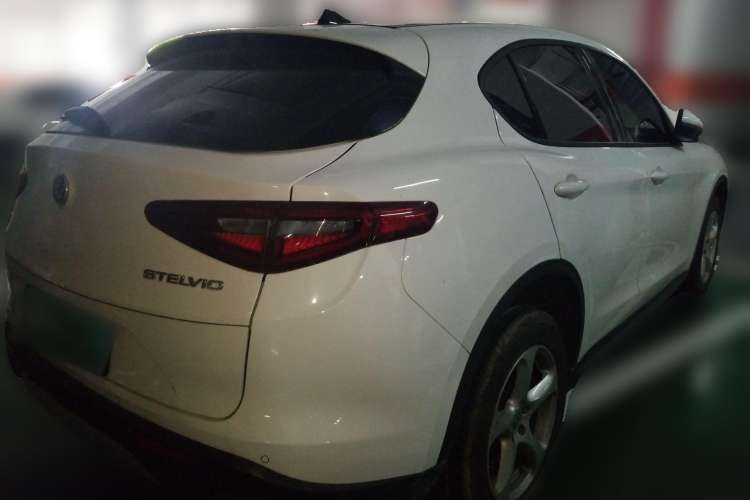 Used Alfa Romeo Stelvio 2017 2.0T 200HP Elite Edition Rear Right 45 Deg