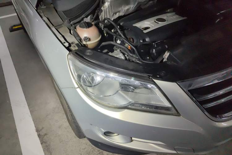 Used Volkswagen Tiguan 2009 2.0 TSI Comfort Edition Right Front Headlight