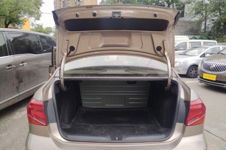 Used Volkswagen Jetta 2017 1.4L Manual Fashion Edition
