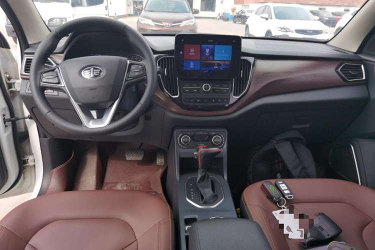 Used FAW Senya R7 2017 1.6L Automatic Smart Version
