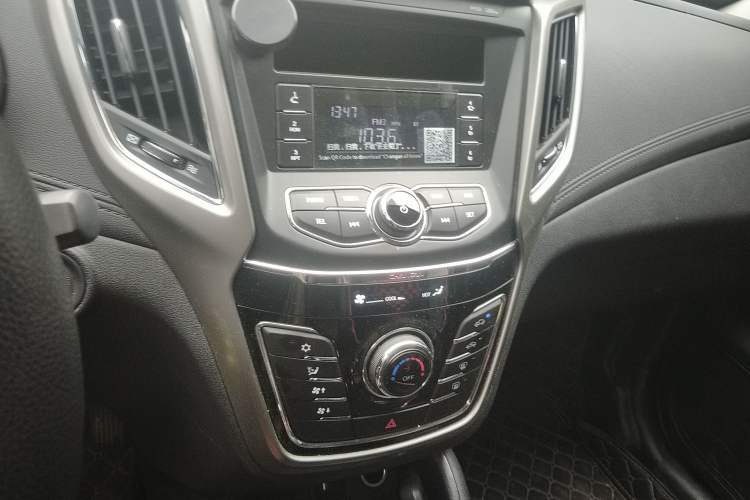 Used Oshan COS5 2021 1.6L Manual Classic Version
