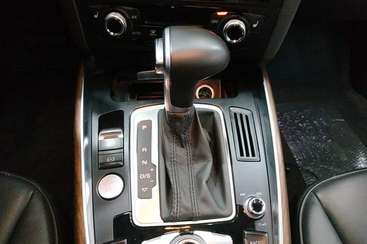 Used Audi Q5 2015 40 TFSI Comfort Model
