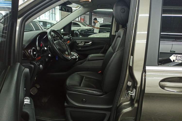 Used Mercedes-Benz V-Class 2017 V 260 L Prestige Extended Edition