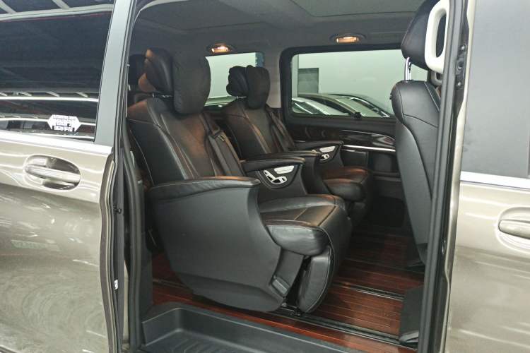 Used Mercedes-Benz V-Class 2017 V 260 L Prestige Extended Edition