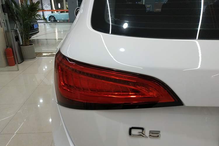Used Audi Q5 2015 40 TFSI Comfort Model
