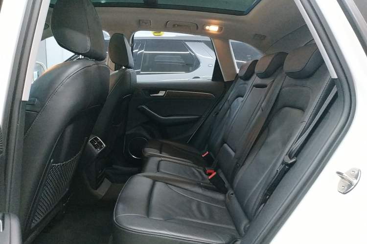 Used Audi Q5 2015 40 TFSI Comfort Model
