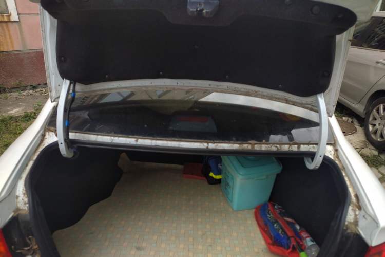 Used Roewe 350 2015 1.5L Automatic Luxury Sunroof Edition