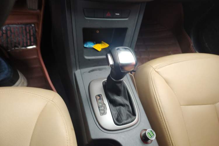 Used Roewe 350 2015 1.5L Automatic Luxury Sunroof Edition