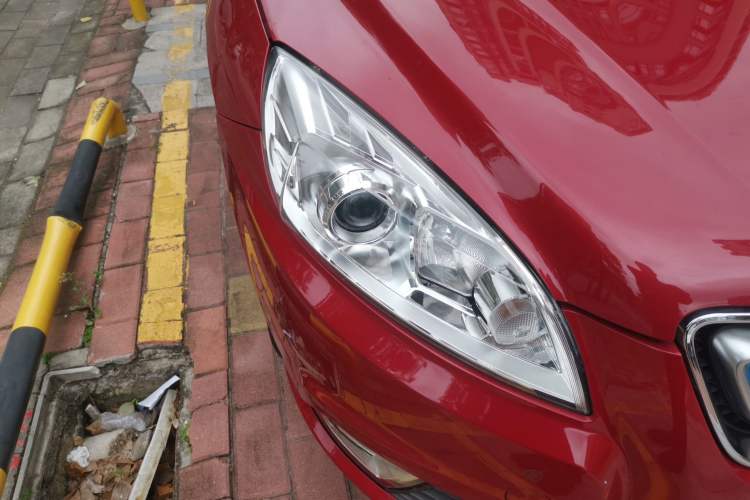 Used BAIC New Energy EU 2016 EU260 Enjoy Edition Right Front Headlight