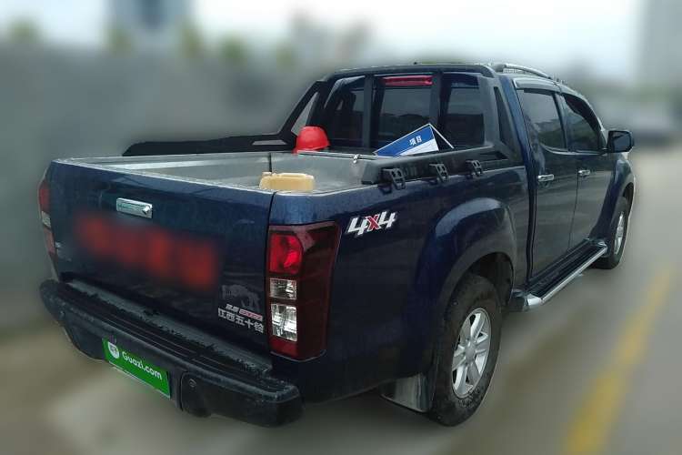 Used Isuzu D-MAX 2020 2.5T 4WD Manual Navigation Version China VI Standard Extended Length JE4D25Q6A
