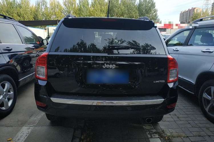 Used Jeep Compass 2013 2.4L four-wheel drive luxury version
