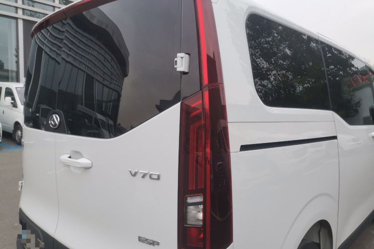 Used SAIC MAXUS V70 Xintu 2023 2.0T Diesel Manual Elite Edition 5/6 Seats 93 kW