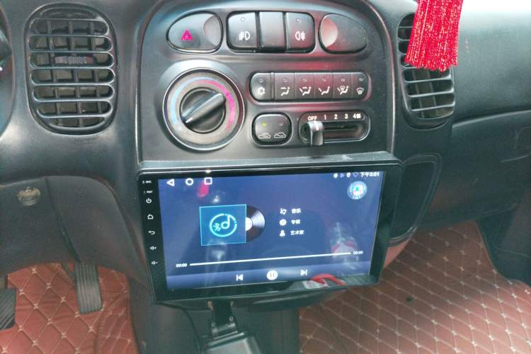 Used JAC Refine 2011 2.0L Shuttle Gasoline Comfort Edition HFC4GA3
