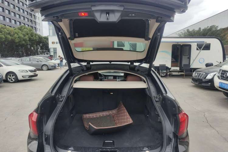 Used BMW 5 Series GT 2014 528i Leading Model