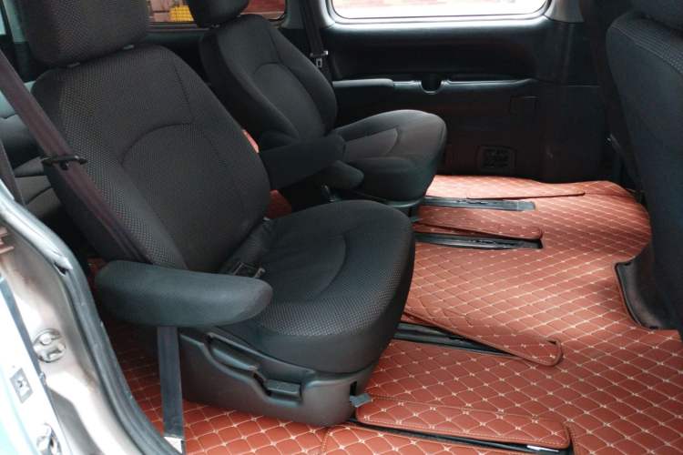 Used JAC Refine 2011 2.0L Shuttle Gasoline Comfort Edition HFC4GA3
