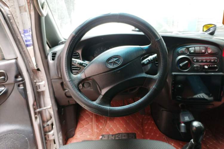 Used JAC Refine 2011 2.0L Shuttle Gasoline Comfort Edition HFC4GA3
