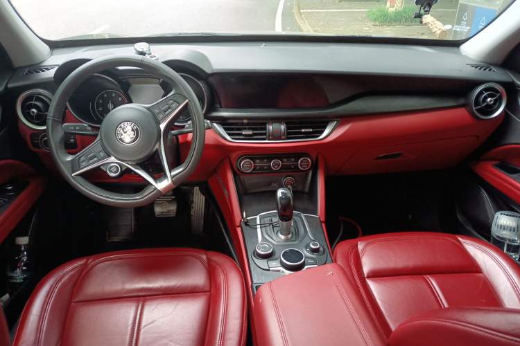 Used Alfa Romeo Stelvio 2017 2.0T 200HP Luxury Edition