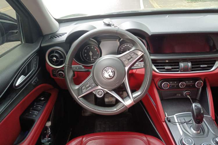 Used Alfa Romeo Stelvio 2017 2.0T 200HP Luxury Edition