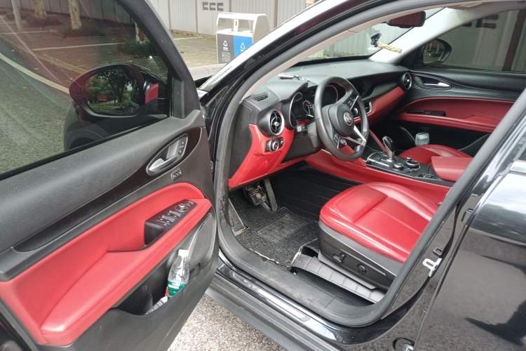 Used Alfa Romeo Stelvio 2017 2.0T 200HP Luxury Edition