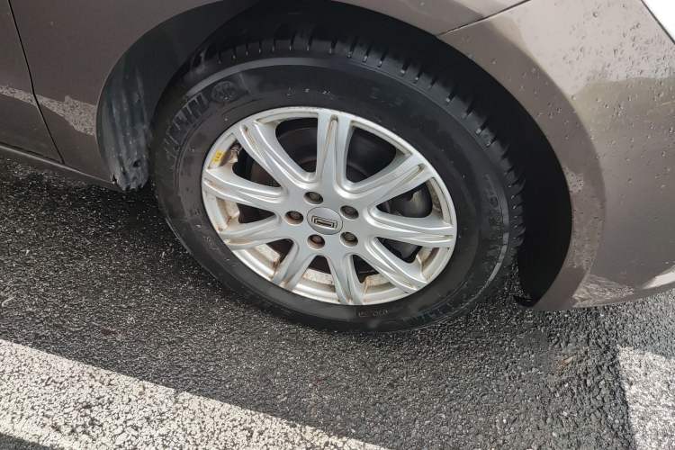 Used Qoros 3 2014 Sedan 1.6L Automatic Zhiyue Model
