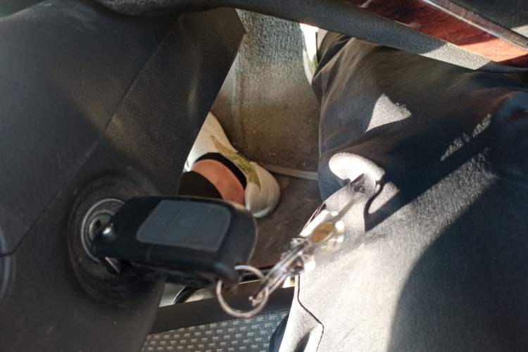 Used Kuayue Kuayue Zhe D5 2021 1.6L Standard Edition Single-Row Cargo Bed with Double Rear Wheels 3750mm Cargo Box DAM16KL