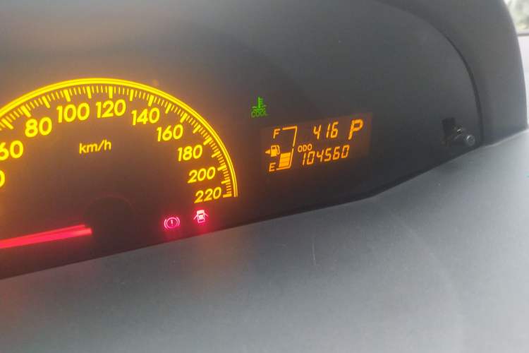 Used Toyota Yaris 2009 1.6E Automatic Comfort Edition Odometer Close Up