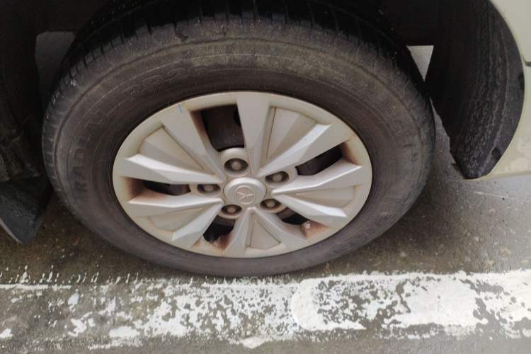 Used JAC M3 2018 IKEA Edition 1.6L Luxury Model Right Front Wheel Hub