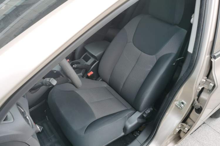 Used Roewe 350 2015 1.5L Automatic Luxury Sunroof Edition