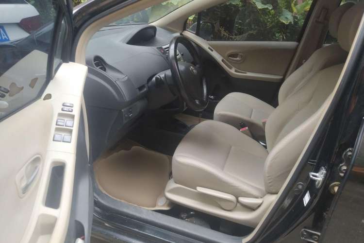 Used Toyota Yaris 2009 1.6E Automatic Comfort Edition Driver Seat