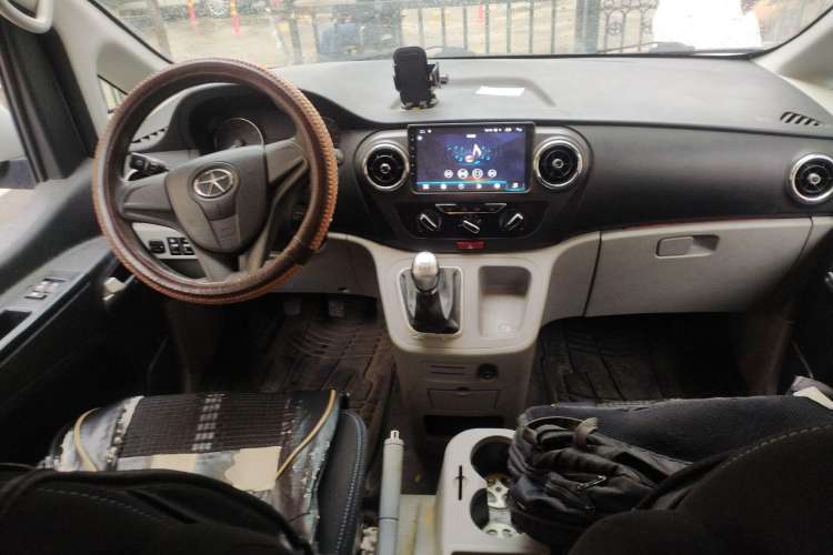 Used JAC M3 2018 IKEA Edition 1.6L Luxury Model Center Console