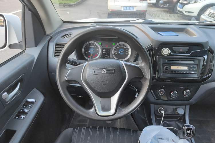 Used Isuzu JLM 2016 2.8T Four-Wheel Drive Luxury Version JE493ZLQ4CA
