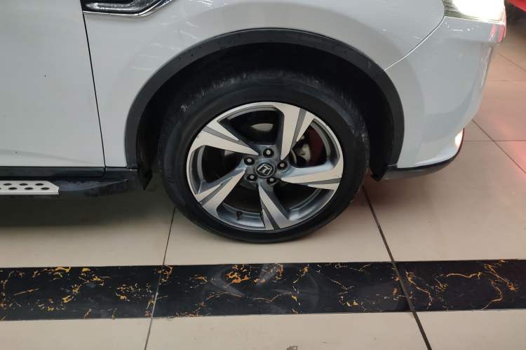 Used Luxgen U6 SUV 2017 Revised 1.8T ZhiZun Version
