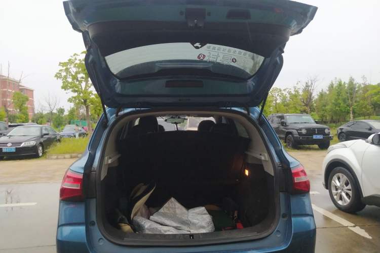 Used Roewe RX3 2018 1.6L CVT Flagship Edition Trunk