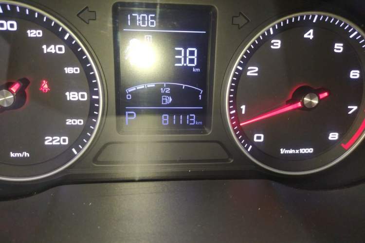 Used Roewe RX3 2018 1.6L CVT Flagship Edition Odometer Close Up