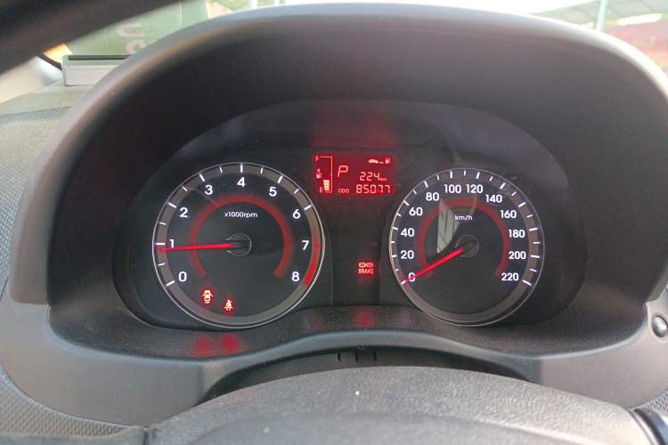 Used Hyundai Verna Ray 2016 1.4L Automatic Leading-Edge GLX
