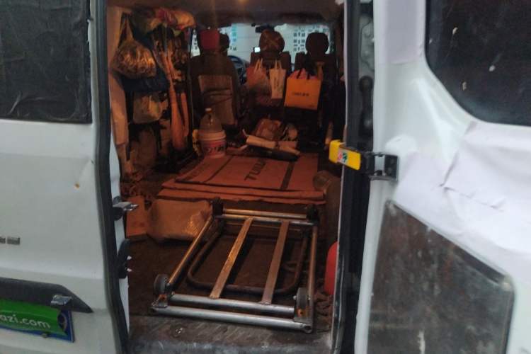 Used Ford Transit 2020 2.0T Diesel Multi-Function Commercial Vehicle Mid-Chassis Low-Roof Design with Dual Rear Doors Emission Standard China V