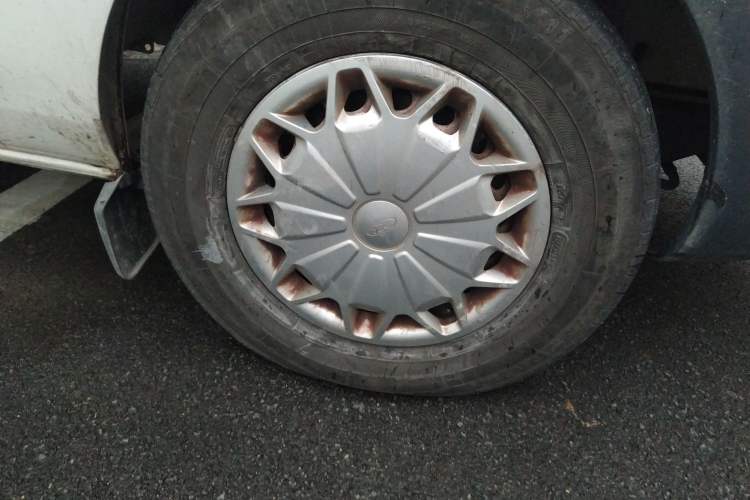 Used Ford Transit 2020 2.0T Diesel Multi-Function Commercial Vehicle Mid-Chassis Low-Roof Design with Dual Rear Doors Emission Standard China V