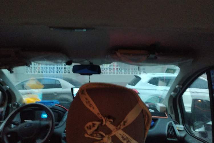 Used Ford Transit 2020 2.0T Diesel Multi-Function Commercial Vehicle Mid-Chassis Low-Roof Design with Dual Rear Doors Emission Standard China V