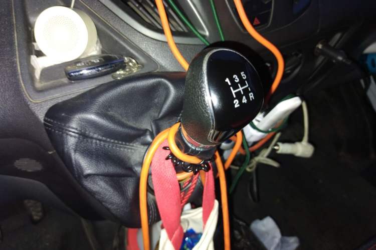 Used Ford Transit 2020 2.0T Diesel Multi-Function Commercial Vehicle Mid-Chassis Low-Roof Design with Dual Rear Doors Emission Standard China V