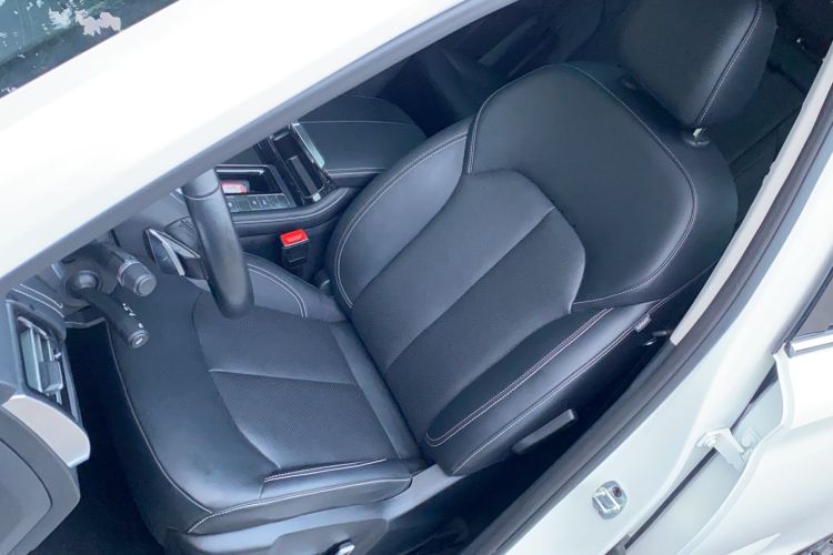 Used Roewe RX8 2019 30T Two-Wheel Drive Supreme Flagship Edition
