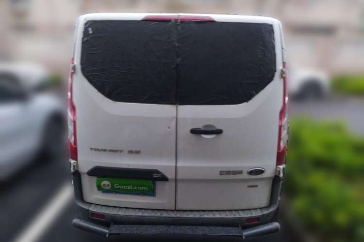 Used Ford Transit 2020 2.0T Diesel Multi-Function Commercial Vehicle Mid-Chassis Low-Roof Design with Dual Rear Doors Emission Standard China V