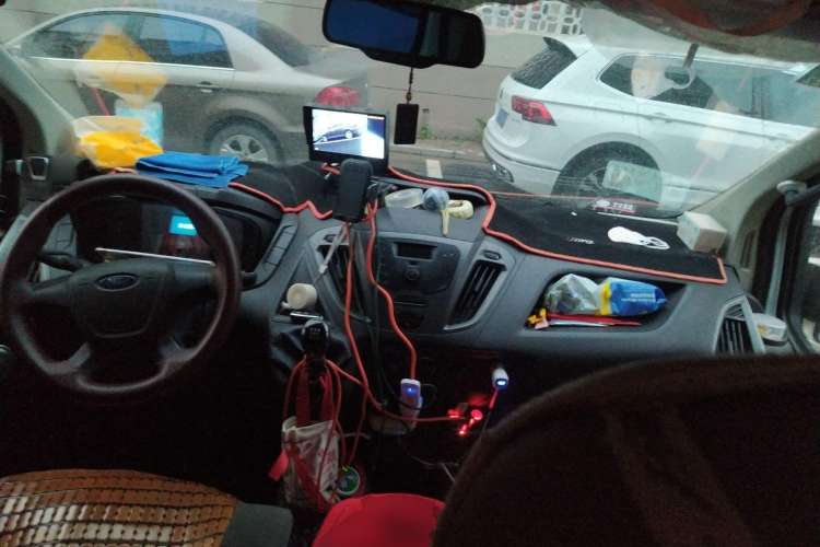 Used Ford Transit 2020 2.0T Diesel Multi-Function Commercial Vehicle Mid-Chassis Low-Roof Design with Dual Rear Doors Emission Standard China V