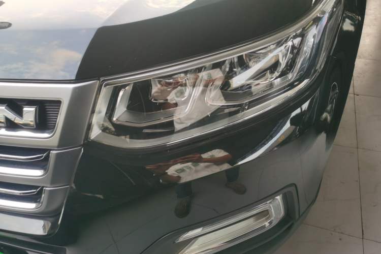 Used Changan CS95 2017 2.0T Two-Wheel Drive Zhiyuan Edition
