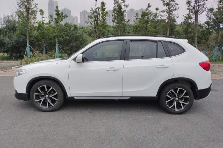 Used Brilliance V5 2014 1.5T Manual Two-Wheel Drive Luxury Model