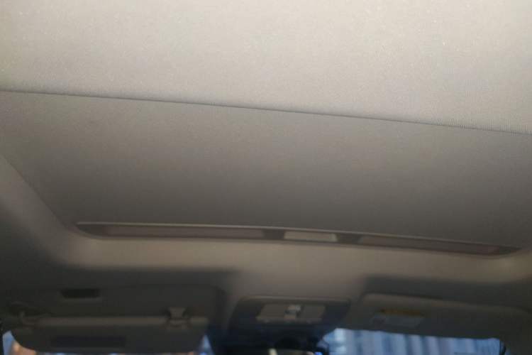 Used Roewe Ei5 2018 Internet Luxury Edition Headliner