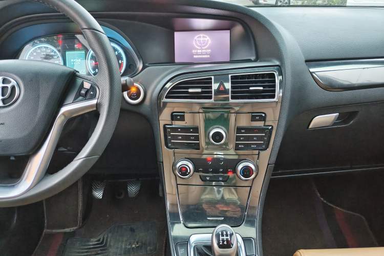 Used Brilliance V5 2014 1.5T Manual Two-Wheel Drive Luxury Model