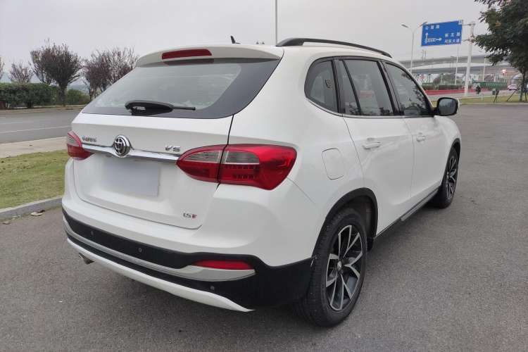 Used Brilliance V5 2014 1.5T Manual Two-Wheel Drive Luxury Model